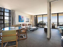 Oaks Redcliffe Mon Komo Suites