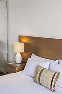 Oaks Redcliffe Mon Komo Suites