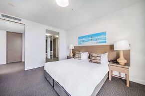 Oaks Redcliffe Mon Komo Suites