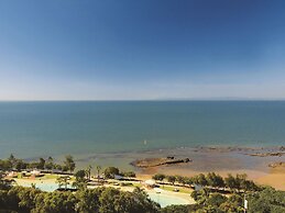 Oaks Redcliffe Mon Komo Suites