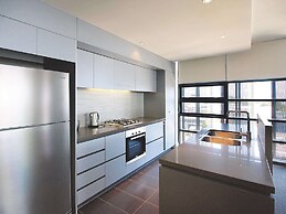 Oaks Redcliffe Mon Komo Suites