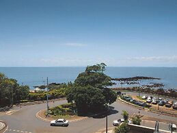 Oaks Redcliffe Mon Komo Suites