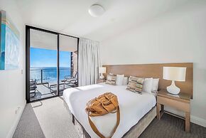 Oaks Redcliffe Mon Komo Suites