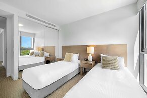 Oaks Redcliffe Mon Komo Suites