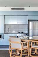 Oaks Redcliffe Mon Komo Suites