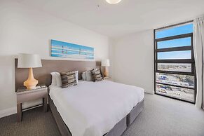 Oaks Redcliffe Mon Komo Suites