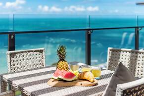 Oaks Redcliffe Mon Komo Suites