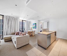 Oaks Redcliffe Mon Komo Suites