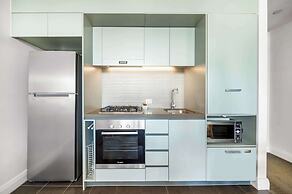 Oaks Redcliffe Mon Komo Suites