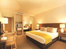 Oaks Redcliffe Mon Komo Suites