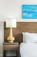 Oaks Redcliffe Mon Komo Suites