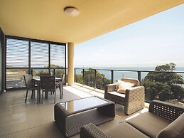 Oaks Redcliffe Mon Komo Suites