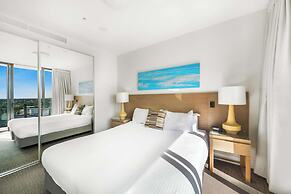 Oaks Redcliffe Mon Komo Suites