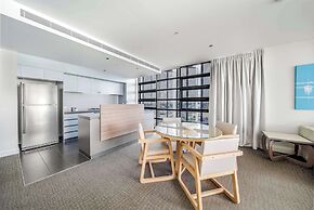 Oaks Redcliffe Mon Komo Suites