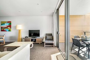 Oaks Redcliffe Mon Komo Suites