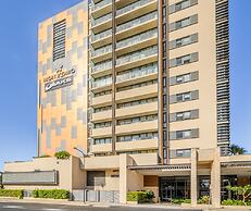 Oaks Redcliffe Mon Komo Suites