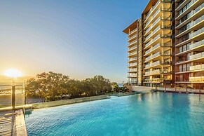 Oaks Redcliffe Mon Komo Suites