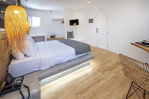 Smy Mediterranean White Santorini