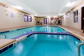 La Quinta Inn & Suites by Wyndham Denver Gateway Park