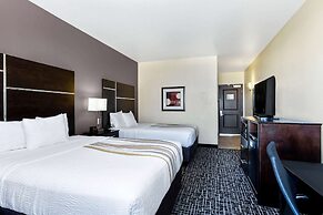 La Quinta Inn & Suites by Wyndham Denver Gateway Park