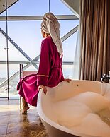 ANDAZ CAPITAL GATE ABU DHABI, BY HYATT