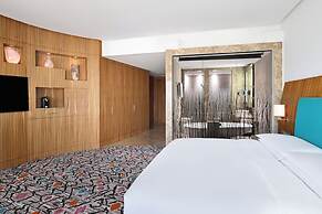 ANDAZ CAPITAL GATE ABU DHABI, BY HYATT