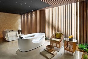 ANDAZ CAPITAL GATE ABU DHABI, BY HYATT