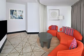 ANDAZ CAPITAL GATE ABU DHABI, BY HYATT