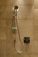 ANDAZ CAPITAL GATE ABU DHABI, BY HYATT