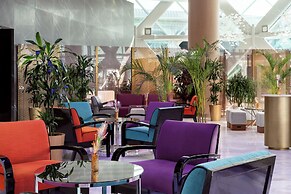 ANDAZ CAPITAL GATE ABU DHABI, BY HYATT