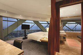 ANDAZ CAPITAL GATE ABU DHABI, BY HYATT