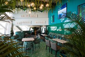 ANDAZ CAPITAL GATE ABU DHABI, BY HYATT