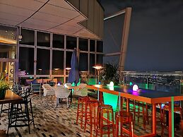 ANDAZ CAPITAL GATE ABU DHABI, BY HYATT