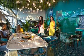 ANDAZ CAPITAL GATE ABU DHABI, BY HYATT