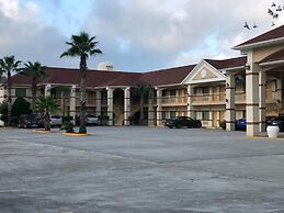 Executive Inn And Suites