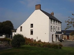 East Hook Farm & Country House