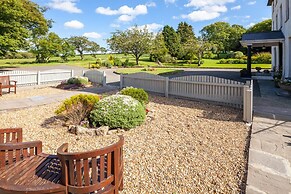 East Hook Farm & Country House