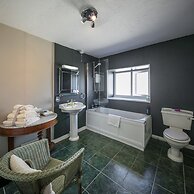 East Hook Farm & Country House