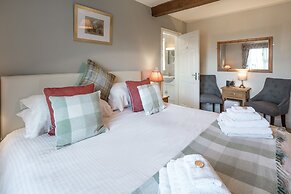 East Hook Farm & Country House