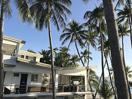 Grand Blue Beach Hotel