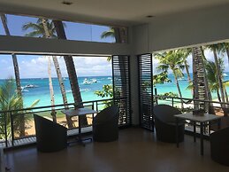 Grand Blue Beach Hotel