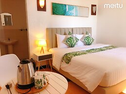 Grand Blue Beach Hotel