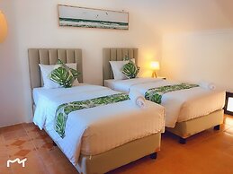 Grand Blue Beach Hotel