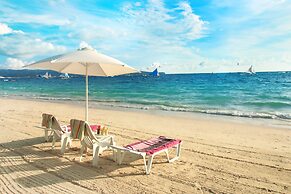 Grand Blue Beach Hotel