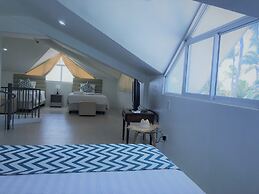 Grand Blue Beach Hotel