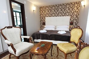 Vela Vrata Hotel