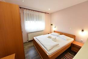 Prenociste Stojic Novi Sad