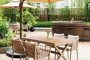 Yuexiu Hotel Guangzhou, Curio Collection by Hilton