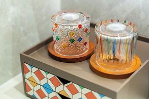 Yuexiu Hotel Guangzhou, Curio Collection by Hilton