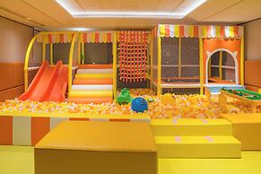 Yuexiu Hotel Guangzhou, Curio Collection by Hilton